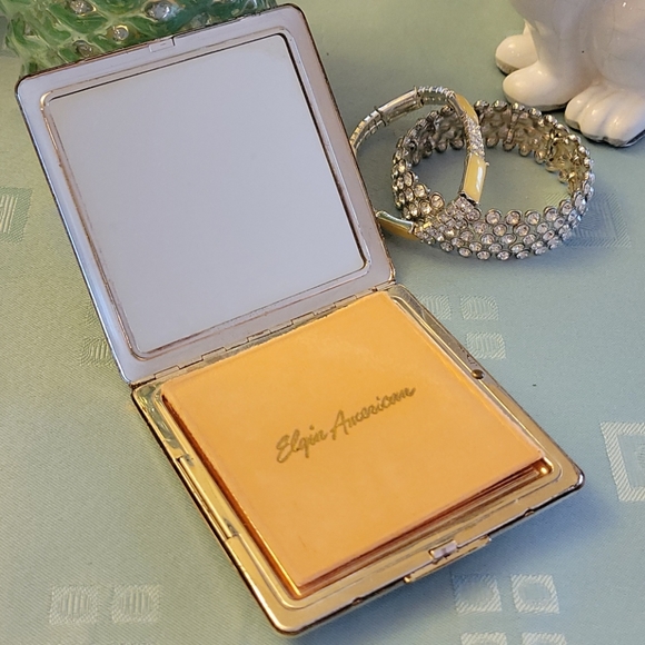 Vntg Elgin American Goldtone Textured Compact - Picture 2 of 7